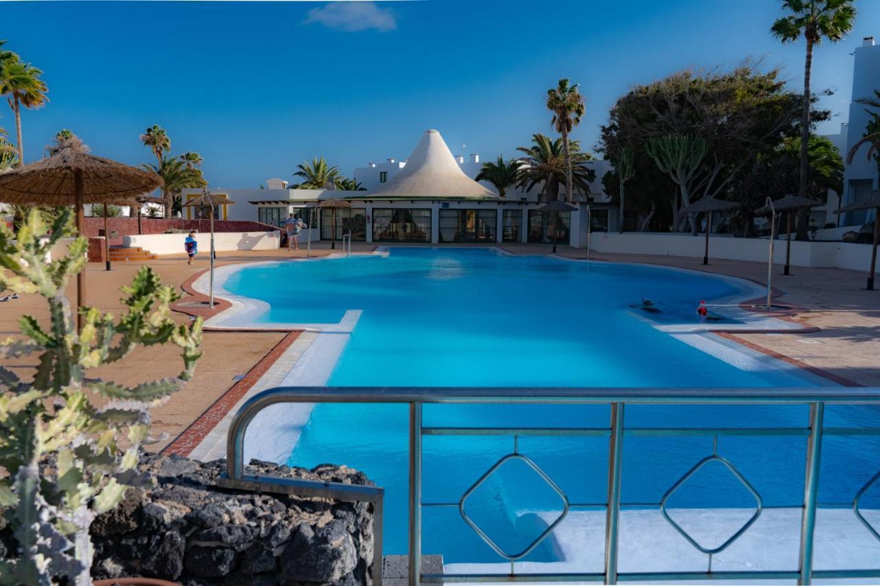 Cozzy Apartment Con Vista Al Mar Costa Teguise Bagian luar foto